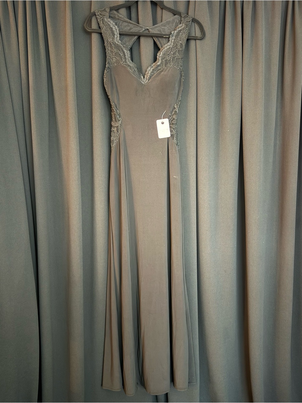 Sleeveless Lace-Trim Prom Gown in Gray